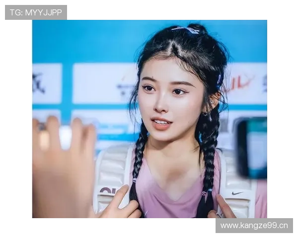 吴艳妮赛前涂指甲油还戴耳钉，这姐是来走红毯的吧？